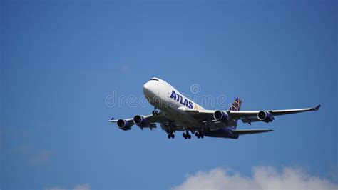 Atlas Air Boeing 747 Cargo Plane Approaches ORD Editorial Image - Image ...