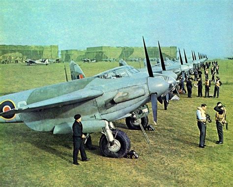 Mosquitoes of 139 Squadron, RAF Marham Norfolk 1943 | De havilland ...