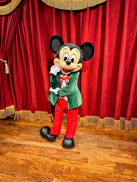 Where To Find The Characters At Mickey's Very Merry Christmas Party (2023)