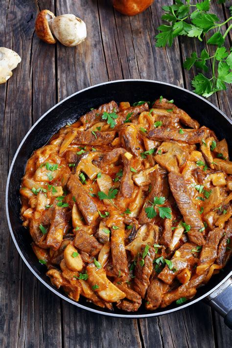 Veal Stew With Sour Cream And Mushrooms Recipe | CDKitchen.com