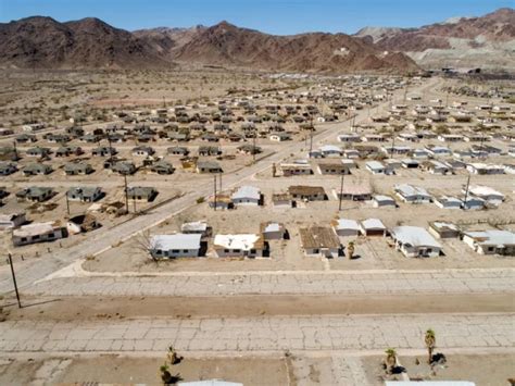 Hundreds Of Homes Remain Abandoned In This California Ghost Town ...