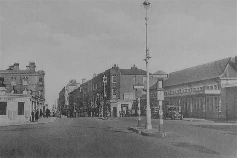 UK Photo And Social History Archive | Sutton Station