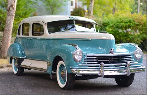 Are you looking for an interesting car from the 40s? This Hudson Super 8 from 1947 on our roads ...