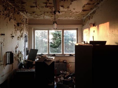 Abandoned office (20 yrs) : urbanexploration