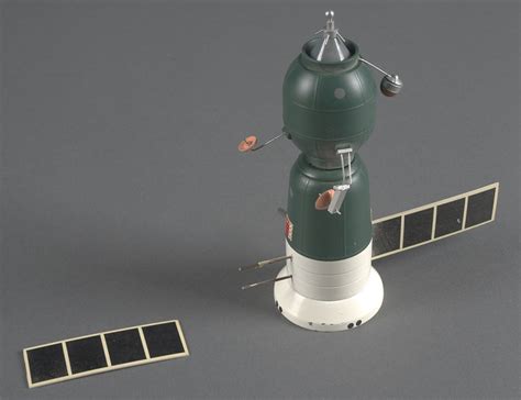 Model, Desktop, Soyuz-TM Spacecraft, 1/48 scale | National Air and ...