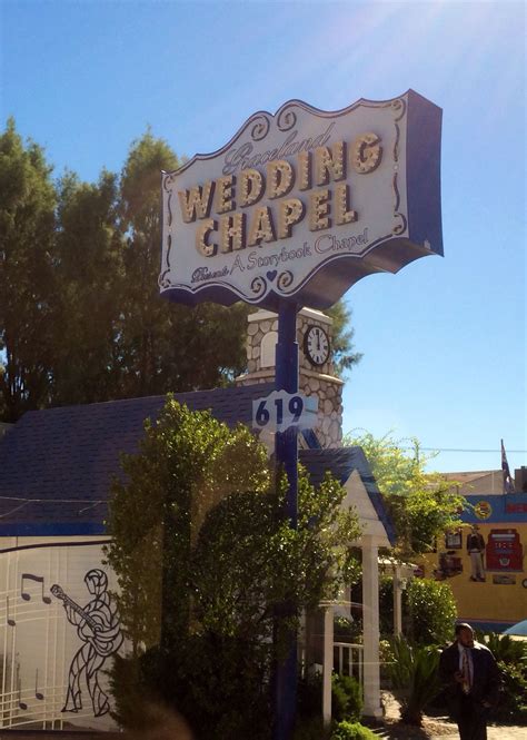 Graceland Wedding Chapel pic 2 | Chapel wedding, Vegas wedding, Chapel