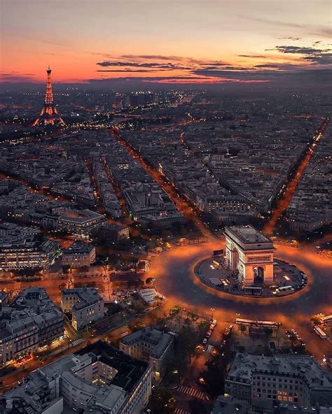 #Paris la ville lumière 📷😍 Vous aimez cette ville ? 📷📷@Fabienbarrau | Paris at night, Paris ...