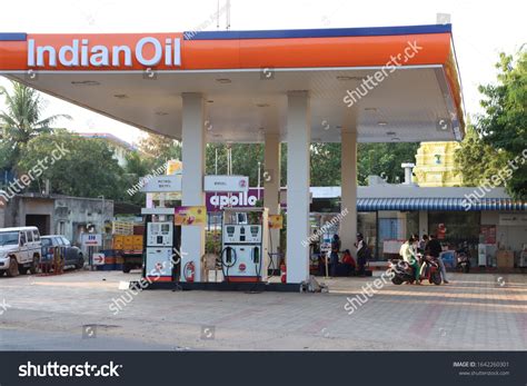 257 Petrol bunk Images, Stock Photos & Vectors | Shutterstock