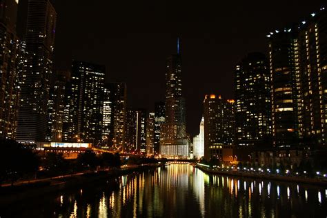 Stunning Views of Chicago at Night | A Photo Essay | Chicago at night ...