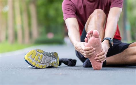 Running With Plantar Fasciitis: 12 Tips To Keep On Training