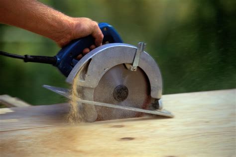 7 Power Tools Every Woodworker Should Have