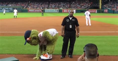 Watch: Astros' mascot Orbit makes dramatic wardrobe change during ...