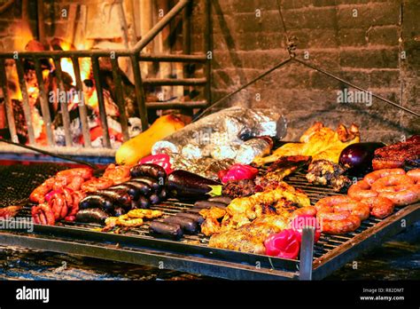 Asado uruguay hi-res stock photography and images - Alamy