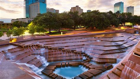 Fort Worth Water Gardens, Fort Worth, Texas [1600x900] : r/ArchitecturePorn