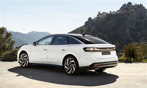 VW ID7 sedan aims to join 300+ mile range | Automotive News