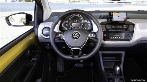 2020 Volkswagen e-UP! - Interior | Caricos