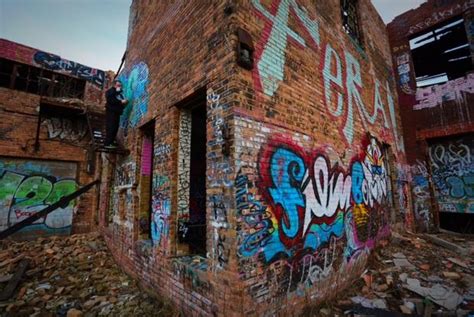 Chicago Graffiti - Chicago graffiti: Eyesores become works of art - Pictures - CBS News