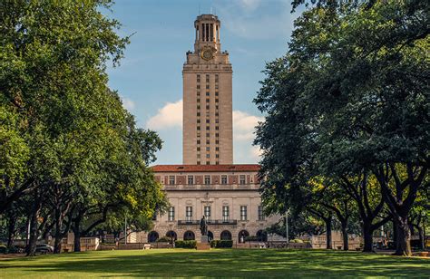 UT Austin Main Building - Architexas