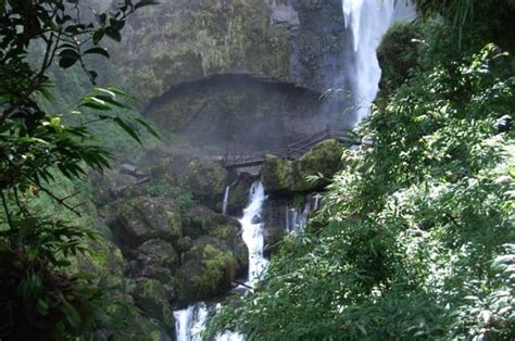 El Chorro de Giron (Huge Waterfall Near Cuenca, Ecuador) | Storyteller Travel