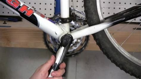 Installing a Bicycle Crank Arm - YouTube