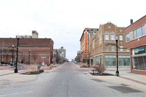 Volunteers breathe life into vacant Anderson theater - WISH-TV ...