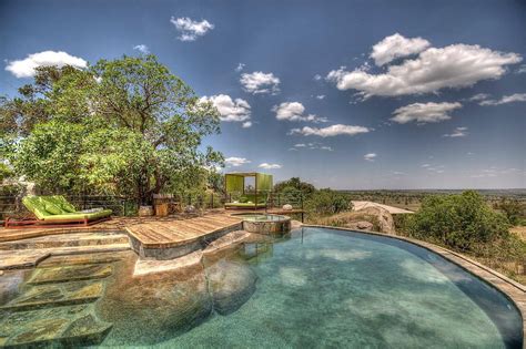 SERENGETI BUSHTOPS LUXURY CAMP (Serengeti National Park, Tanzania ...