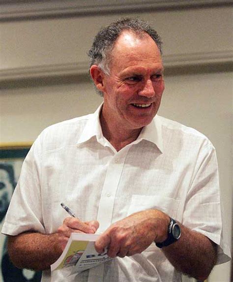 Greg Chappell signs copies of his new book | ESPNcricinfo.com