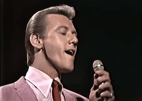 Bobby Hatfield Serenades Crowd With Live Performance Of “Unchained ...