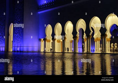 Sheikh Zayed Mosque, Abu Dhabi, UAE. Beautiful night view Stock Photo ...