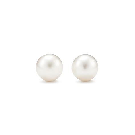 Earrings in sterling silver with freshwater cultured pearls, for pierced ears. Pearls, 8-9 mm ...