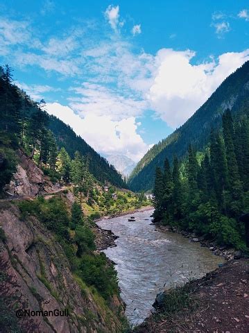 Neelum Valley Hotels Pictures | Download Free Images on Unsplash