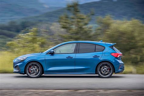 2020 Ford Focus ST Comes to Goodwood to Show Its Worth - autoevolution