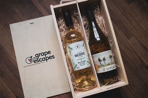 Personalised White Wine Luxury Gift Set |Grape Escapes Wine Gift UK