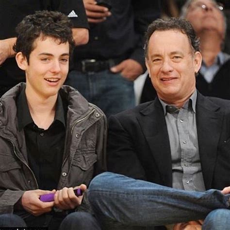 tom hanks with his youngest son, truman hanks (With images) | Tom hanks, Celebrity dads, Hank