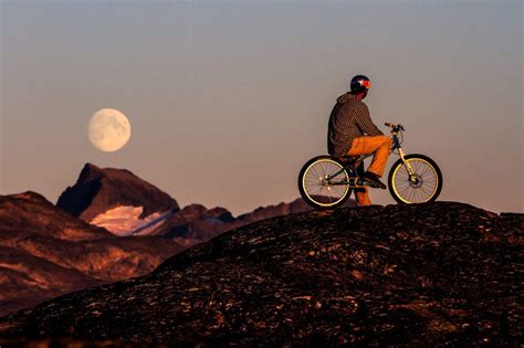 The midnight sun in Greenland - a beautiful, Arctic phenomenon - [Visit ...