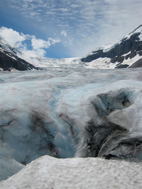 Sullys Travels: Athabasca Glacier