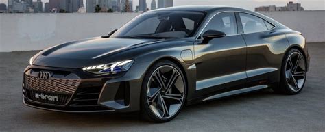 Entro il 2023 Audi intende presentare dieci modelli completamente elettrici ed altrettanti ...