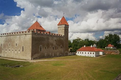 10 Historic Estonian Castles