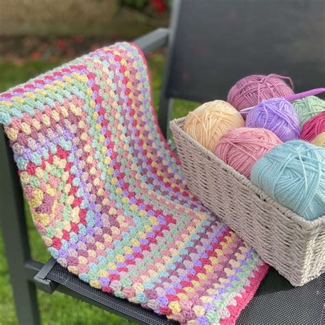 Vintage Rose Granny Square Blanket – beginner-friendly - The Crochet SwirlThe Crochet Swirl