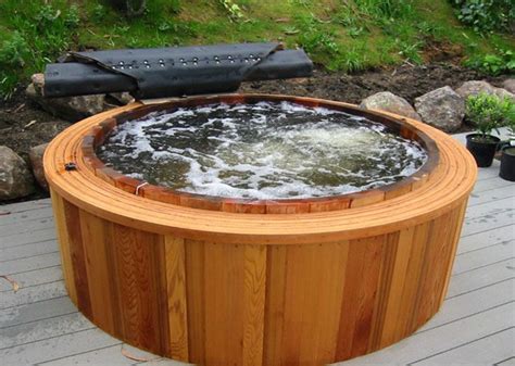 Round Western Red Cedar Hot Tubs - Robert's Hot Tubs