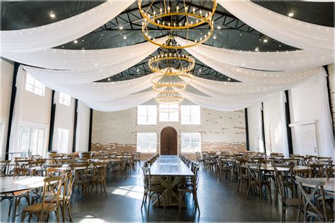 The Loft at Five Gables: Chattanooga Wedding Venue Highlight - alyssa-rachelle.com