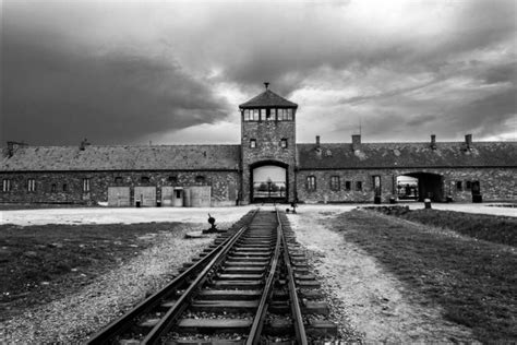 Krakow Auschwitz Tour – Euroventure Travel Shop