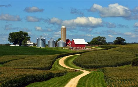 The Farm by Jeff Clow / 500px | Iowa farms, Farm scene, Beautiful farm