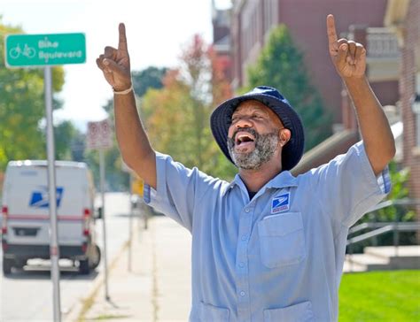 'Mailman Mike' retiring as loved Riverwest mailman