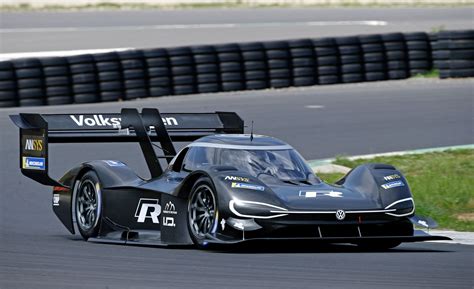 VW I.D. R Pikes Peak Electric Race Car Boasts 671 Horsepower | News | Car and Driver