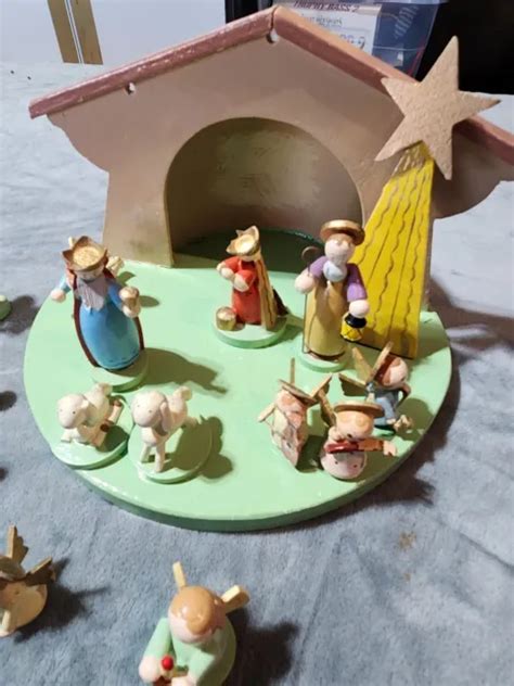 VINTAGE ITALIAN NATIVITY Scene wood manger and painted figurines from Italy 19pc $80.00 - PicClick