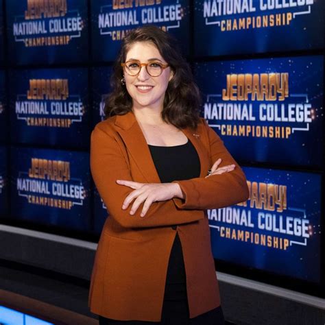 'Jeopardy!' host Mayim Bialik responds to her wardrobe critics - ABC News