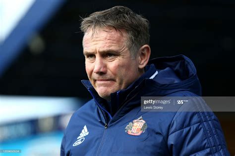 How can Phil Parkinson achieve Sunderland promotion? - VAVEL International