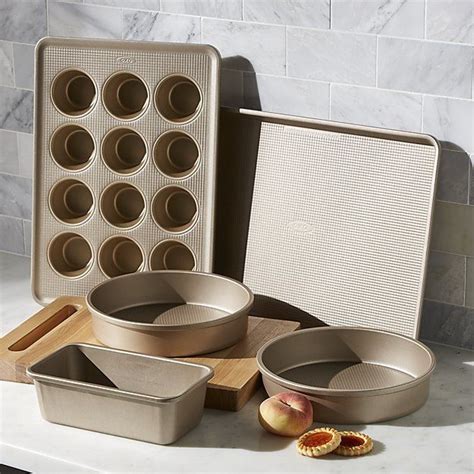 OXO A Pro Non-Stick 5-Piece Bakeware Set | Bakeware set, Glass bakeware ...