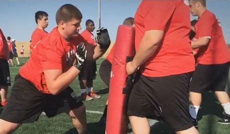 Skills and Drills: Set and punch for offensive linemen | Youth Football | USA Football ...